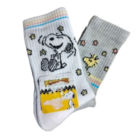 Peanuts 2 Pack Snoopy And Woodstock Pastel Striped Crew Socks NWT - Picture 1 of 11